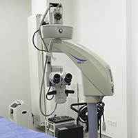 Folosirea echipamentului modern, inclusiv Laserului pentru tratarea unor afecțiuni oculare, fără necesitate chirurgicală